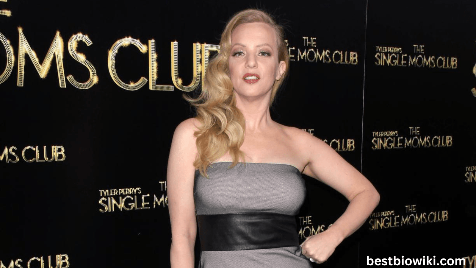 Wendi McLendon-Covey Age, Height, Net Worth, relationship, Bio/Wiki 2024. Wendi McLendon-Covey